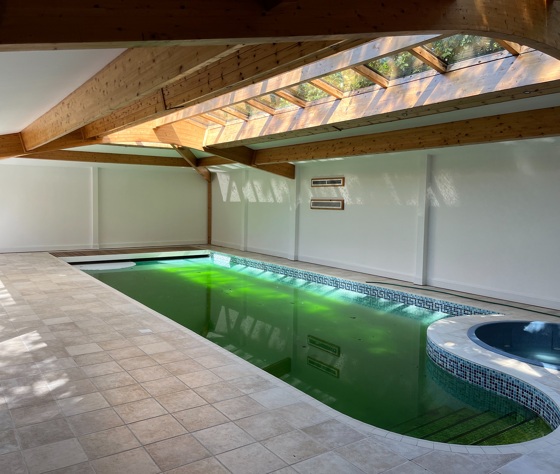 pool-green